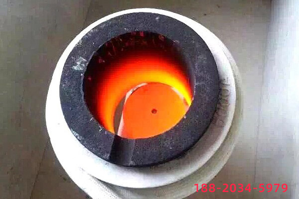 小型金屬熔煉爐找對(duì)生產(chǎn)廠家很重要