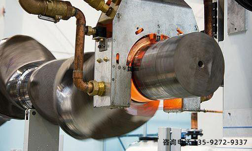 小型中頻淬火機在熱加工時,塑性變形比低溫加工容易得多