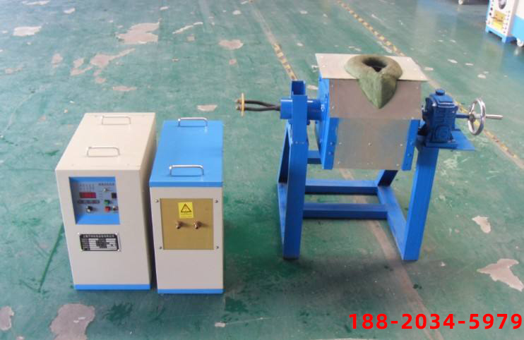 小型熔煉爐廠家-采用接觸式調(diào)節(jié)電壓