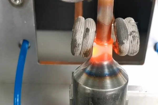 �Б�(y��ng)�F��Ӳ�|(zh��)�Ͻ��F���r��(y��ng)ԓע��ʲô�y�cҪ�c��