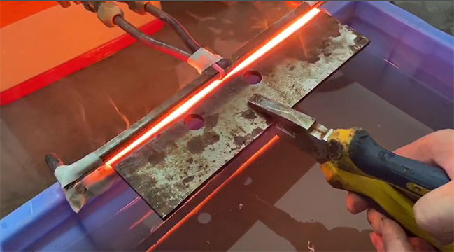 超高頻加熱機(jī)對(duì)刀具刀口淬火試樣打樣視頻