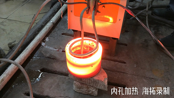 高頻加熱機(jī)對鋼管內(nèi)孔加熱退火拉伸