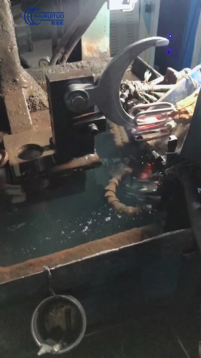 撥叉淬火-選擇中高頻淬火機(jī)床-可以自動(dòng)化淬火