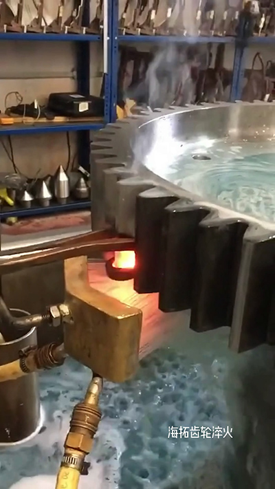 高頻淬火機(jī)對(duì)齒輪單齒自動(dòng)化淬火