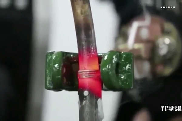 手持式高頻加熱機(jī),高頻焊機(jī)焊接銅管演示