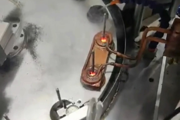 高頻釬焊機(jī),自動(dòng)化高頻焊接銅管