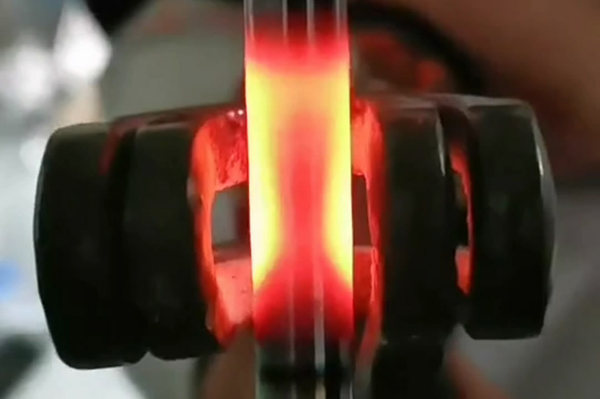 手持式高頻加熱機對不銹鋼棒退火熱處理