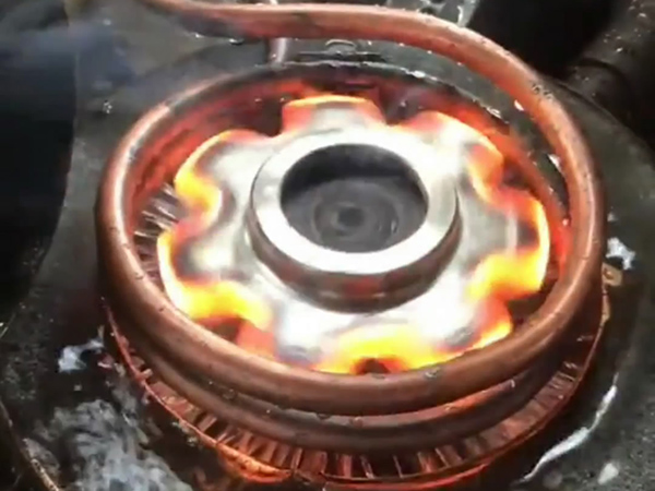 自動化高頻淬火機(jī)床對齒輪淬火過程