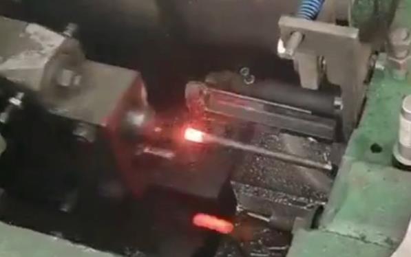 棒料自動化熱墩設備-中頻鍛造加熱爐