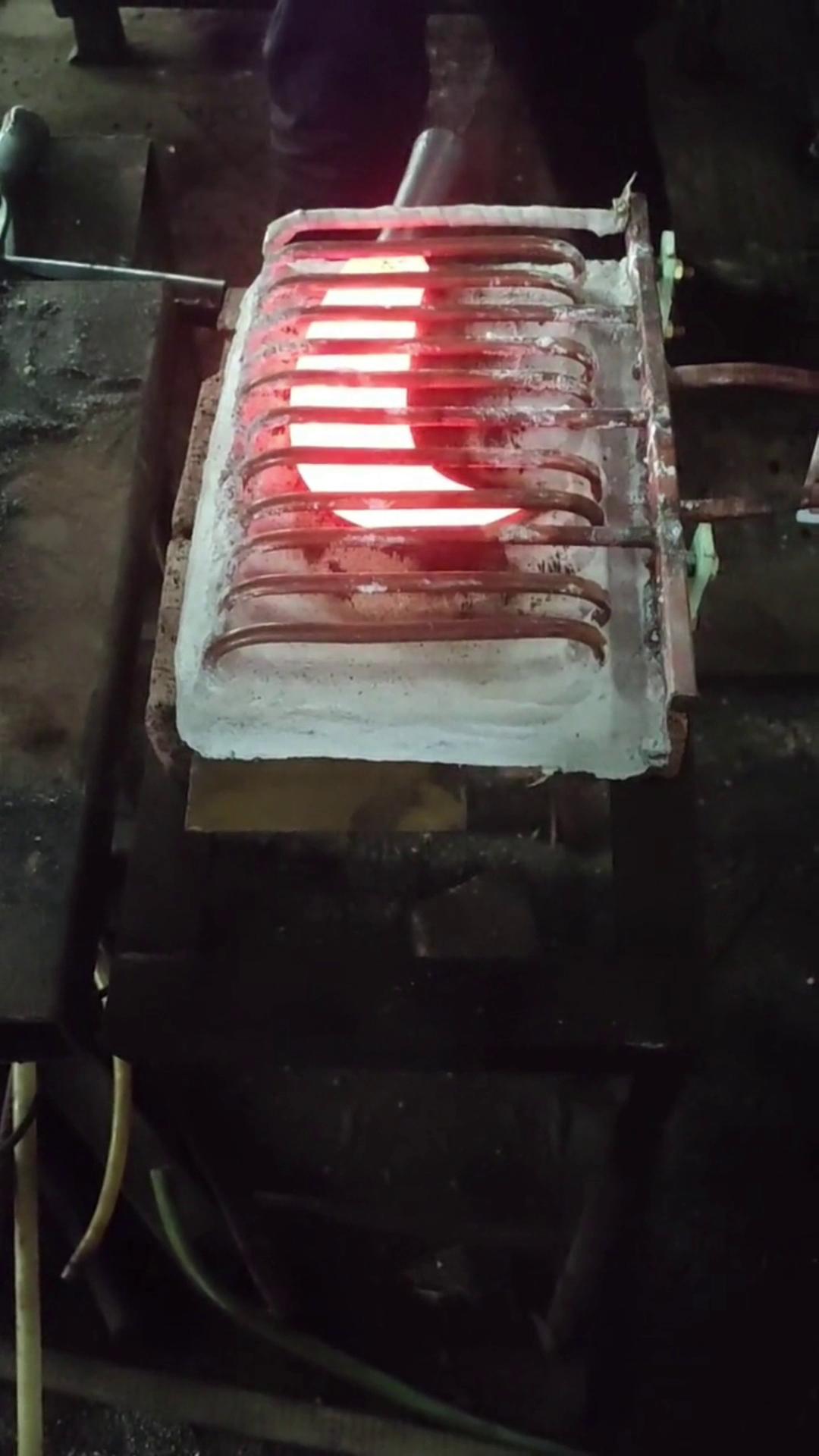 鐮刀勾刀淬火用超高頻淬火機(jī)