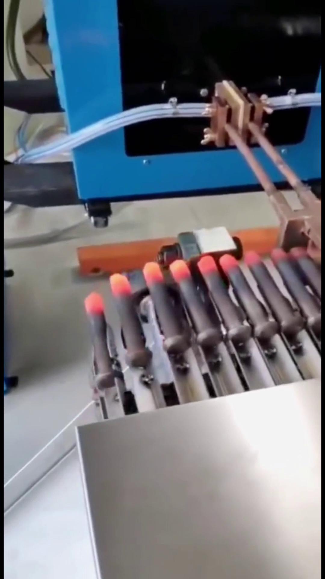 鉚釘尾部熱處理硬化,高頻加熱器配合自動(dòng)化效率更高