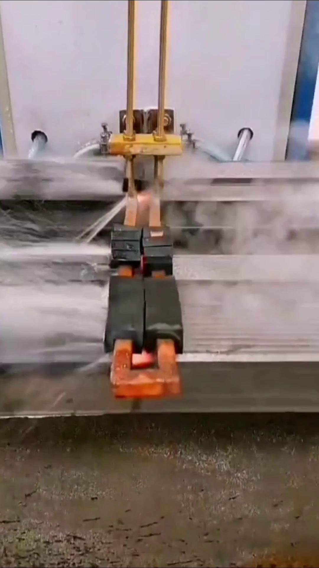 機(jī)床導(dǎo)軌高頻淬火成套設(shè)備-高頻感應(yīng)加熱設(shè)備