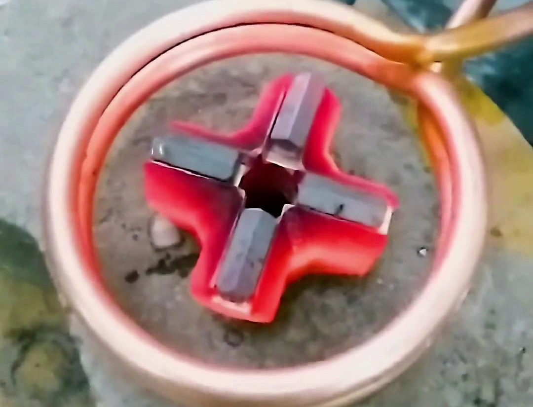 海拓高頻機(jī)生產(chǎn)廠家以專業(yè)的態(tài)度、自信的精神和優(yōu)質(zhì)的服務(wù)，贏得客戶的信賴和支持