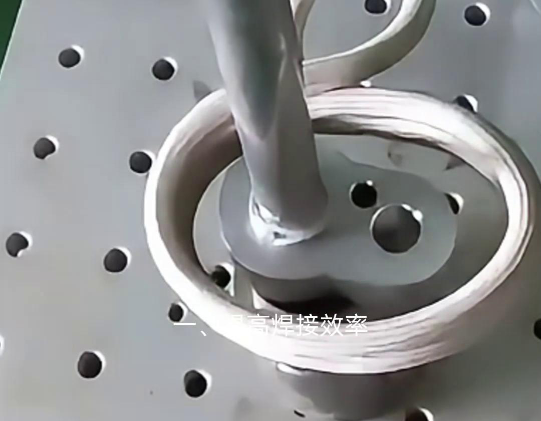 鋁件焊接設(shè)備中，手持式高頻焊機(jī)是一種適用于鋁管焊接的高效、便捷的焊接工具