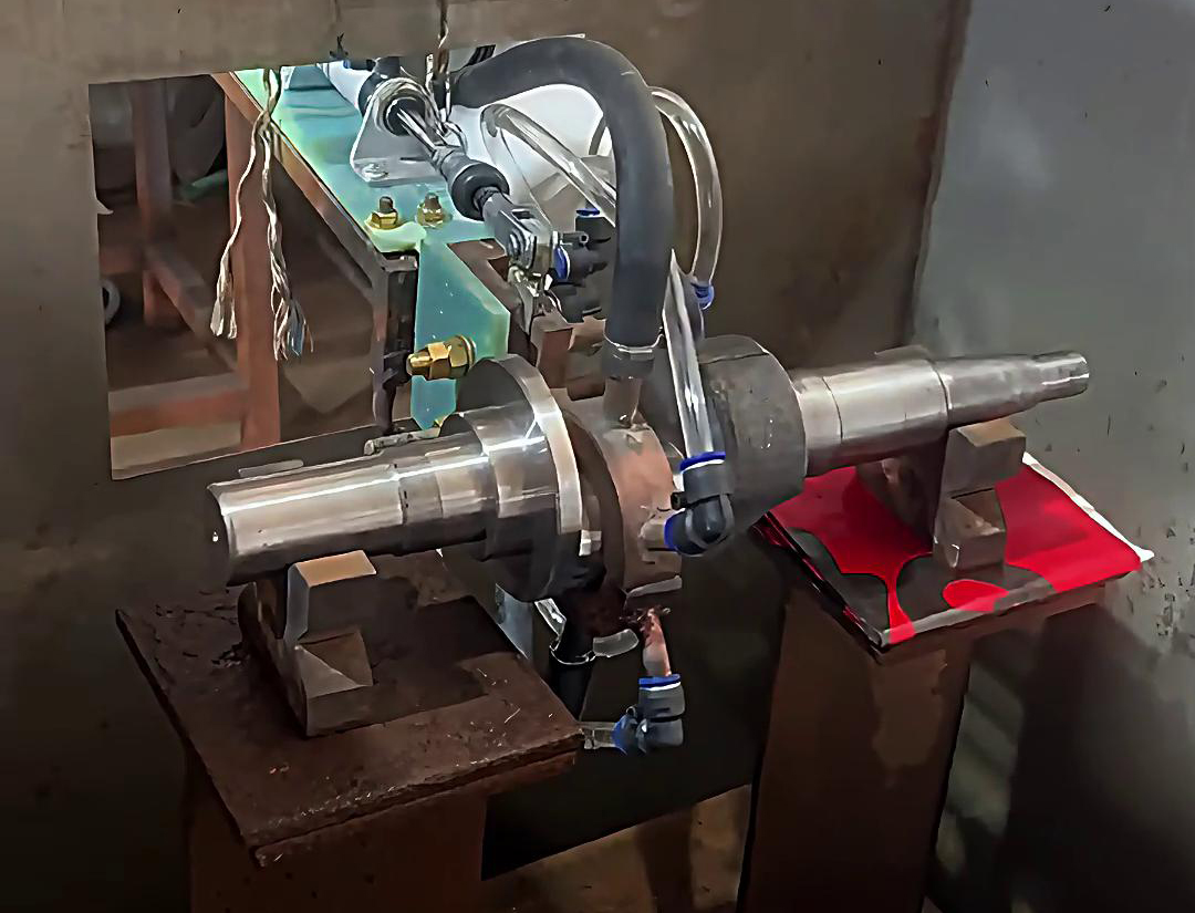 曲軸中頻淬火是一種高效、節(jié)能、環(huán)保的熱處理方法