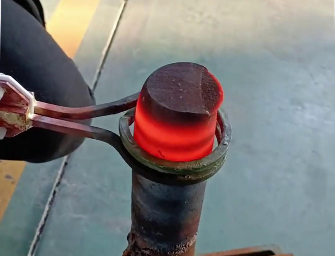 海拓手持式高頻加熱機，加熱實心棒料真有一手！