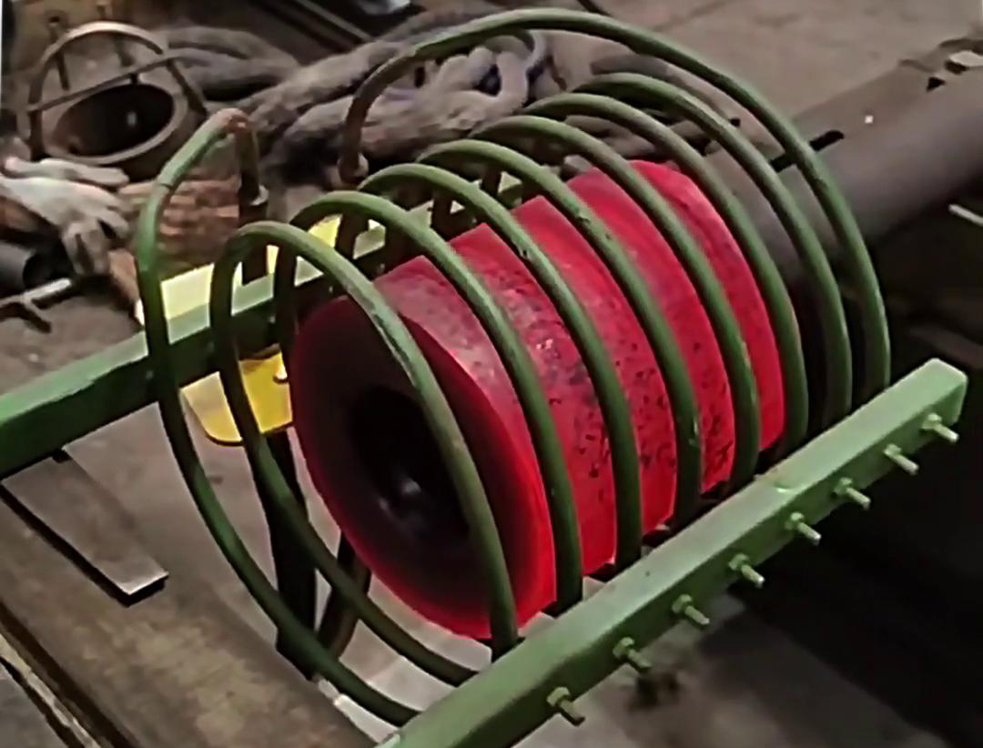 高頻感應(yīng)加熱機：車輛生產(chǎn)線上的熱套工藝革新者