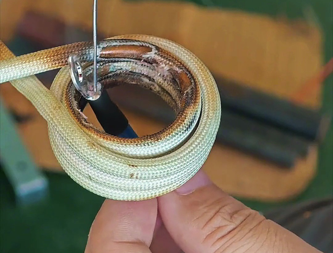 線(xiàn)束線(xiàn)耳端子焊接新解：海拓高頻焊機(jī)的優(yōu)勢(shì)與風(fēng)險(xiǎn)應(yīng)對(duì)