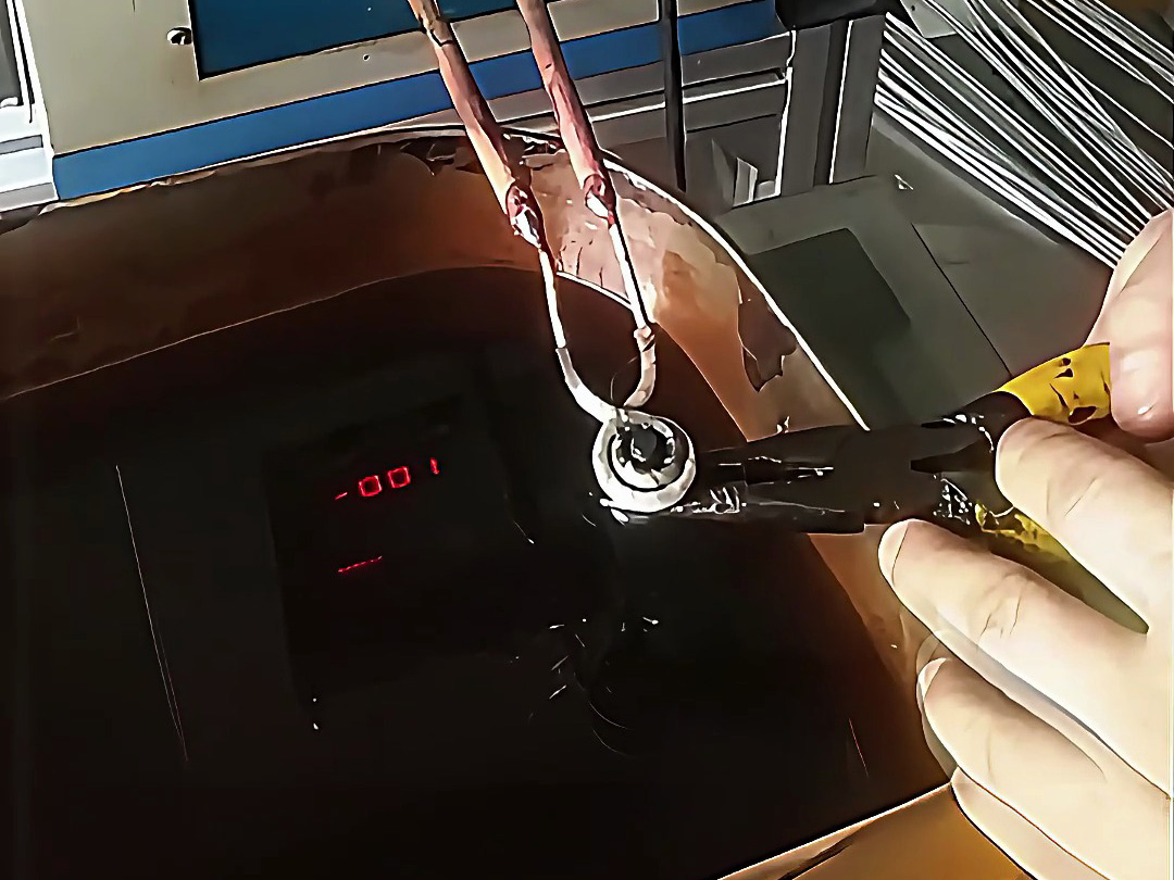 螺絲淬火熱處理：超高頻技術(shù)實(shí)現(xiàn) “堅(jiān)固與抗崩斷” 平衡