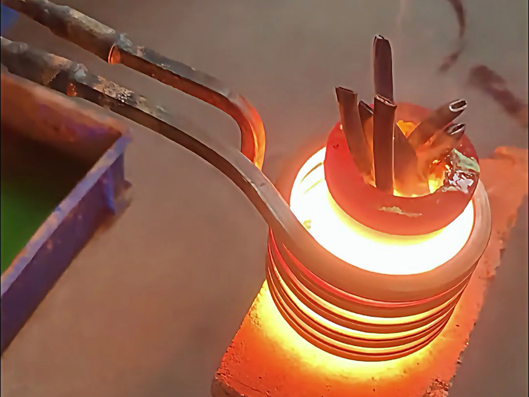 220V + 親民價(jià)！這款小型高頻熔煉爐適配貴金屬熔煉需求