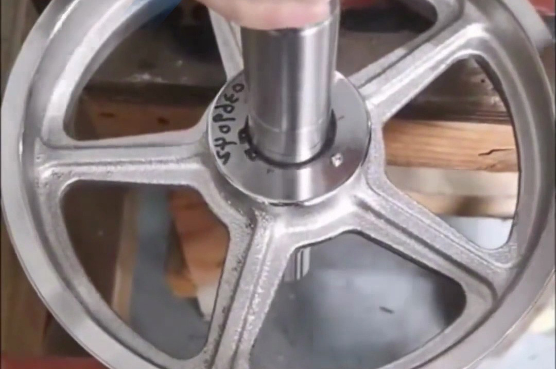 感應(yīng)加熱裝配全過程揭秘，高效精準的工業(yè)裝配技巧！