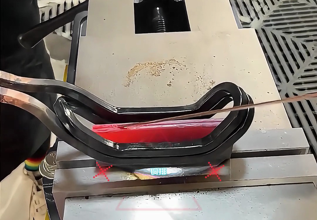 銅排焊接穩(wěn)與安的核心密碼 海拓手持式高頻焊機現(xiàn)場實測