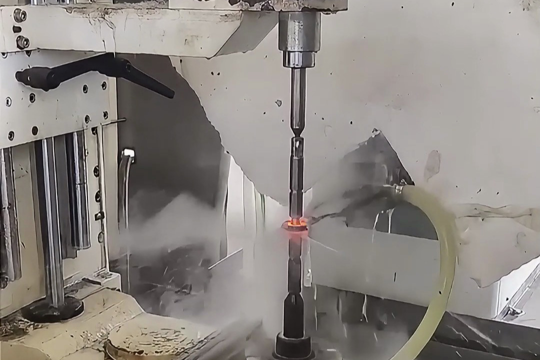 數(shù)控淬火新標(biāo)桿！海拓超高頻機(jī)床讓傳統(tǒng)工藝望塵莫及