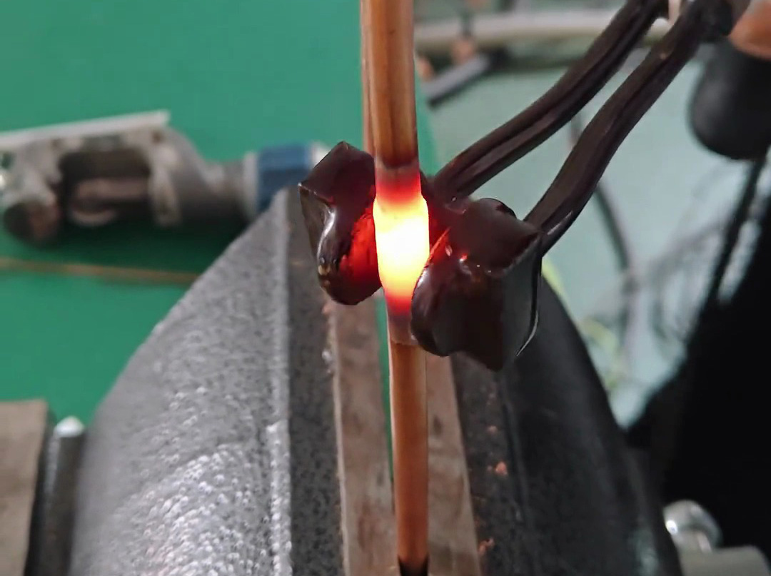 告別火焰焊！手持式高頻焊機焊銅管超簡單