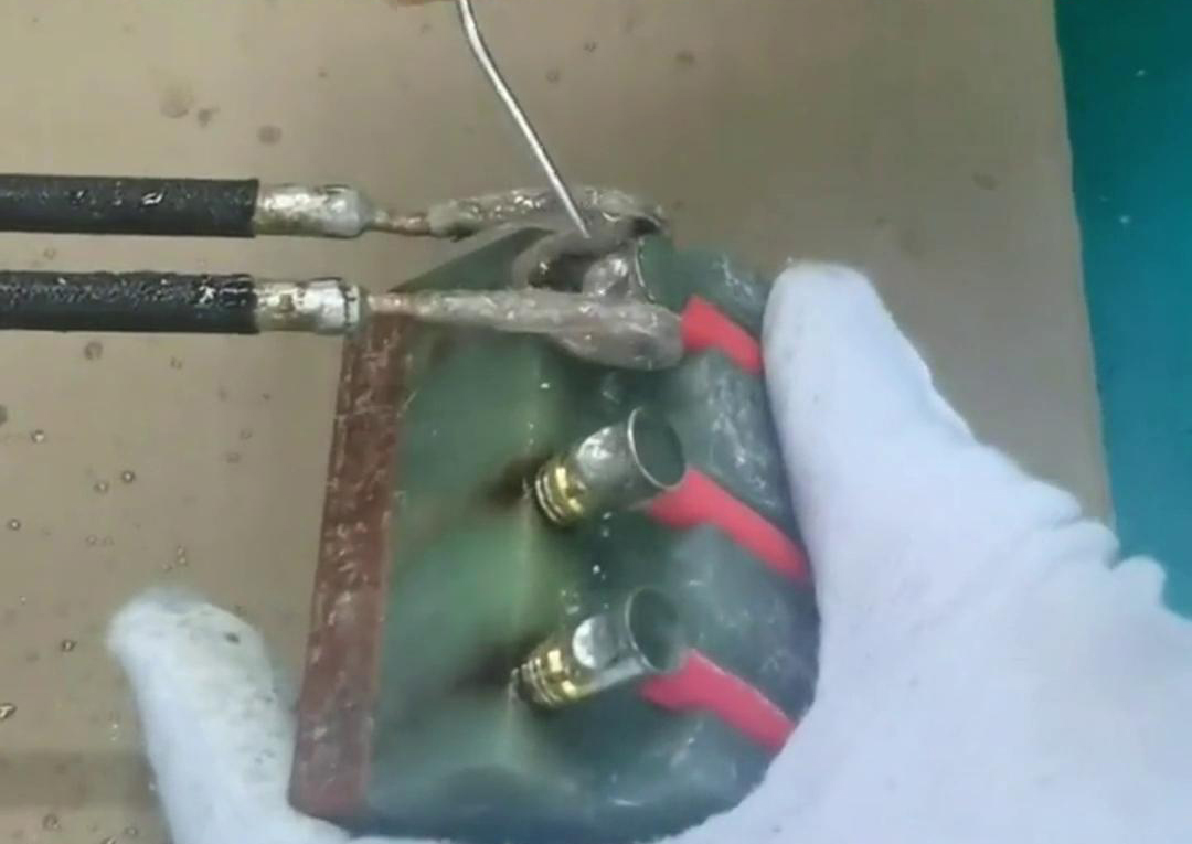 采用超高頻釬焊電線與銅端子的釬焊，這樣有效保障了其品質(zhì)，杜絕了虛焊假焊等因素