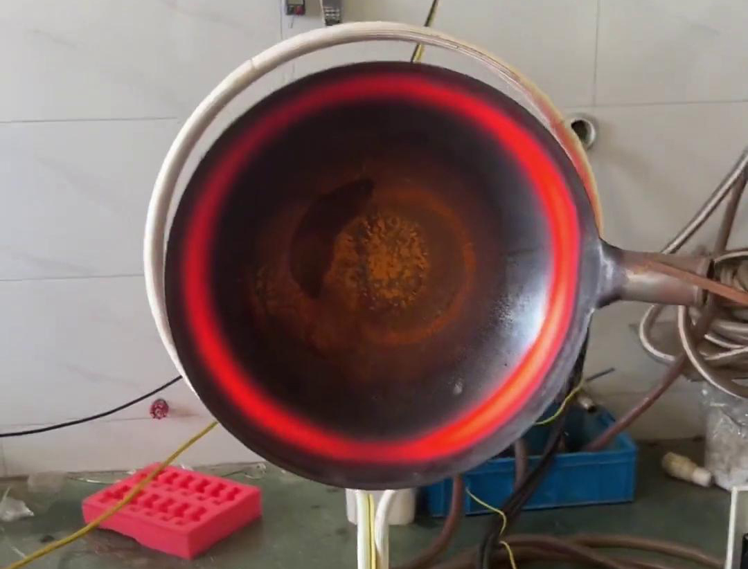 垂直90度圓形工件淬火，用60KW超音淬火設(shè)備進(jìn)行試樣測試