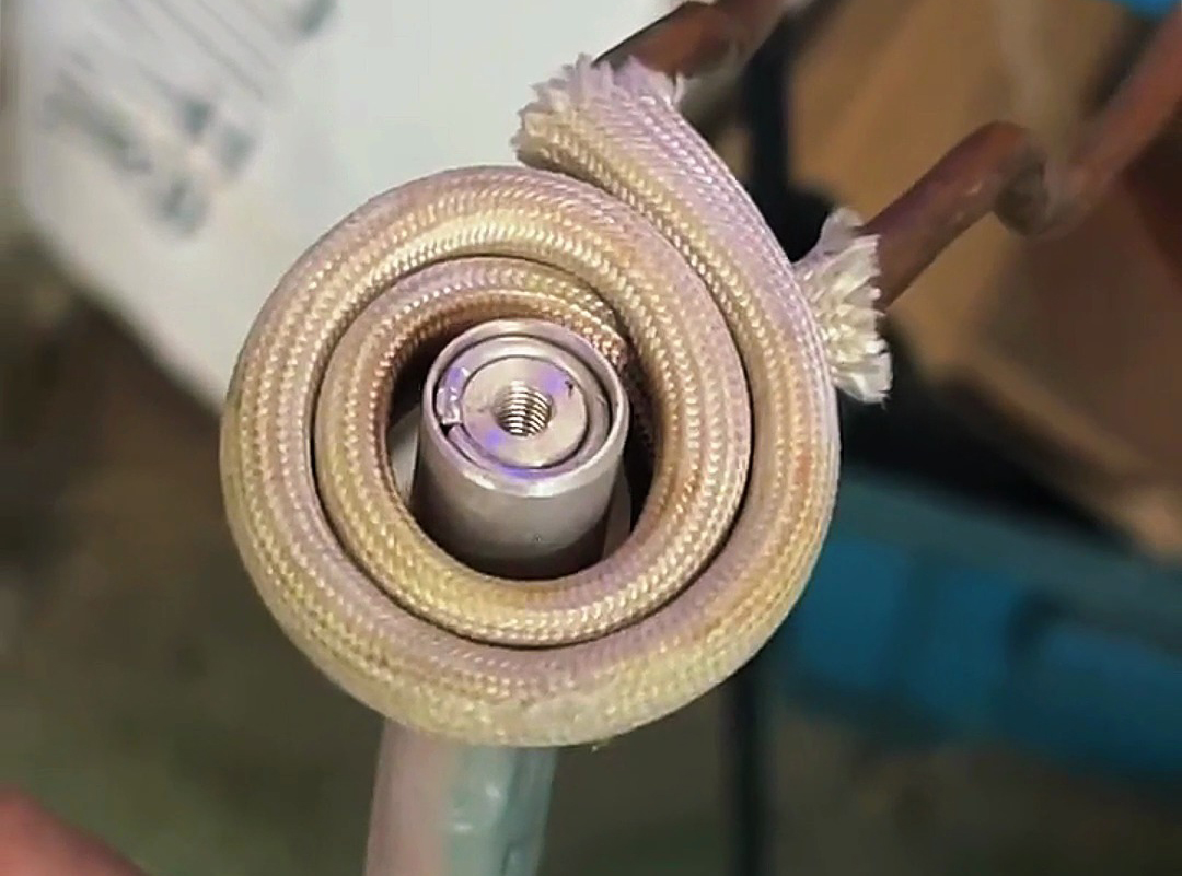 通過高頻感應(yīng)加熱實現(xiàn)鋁管與堵頭的快速、牢固連接