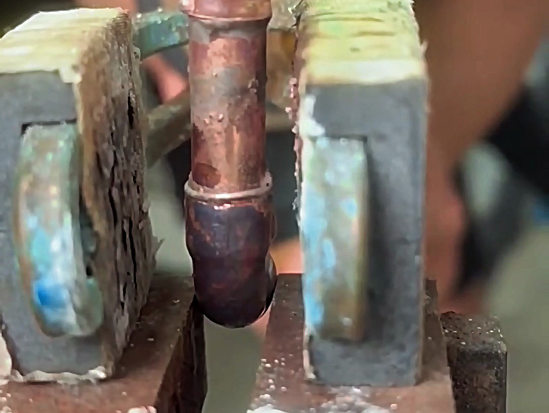 手持式高頻焊接機(jī)對(duì)20銅管焊接測(cè)試