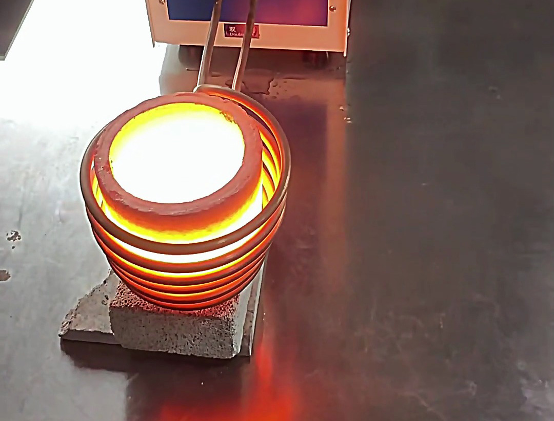 220V小型熔煉爐 是一種非常適用于實驗室、教學、貴金屬回收、首飾加工等場景