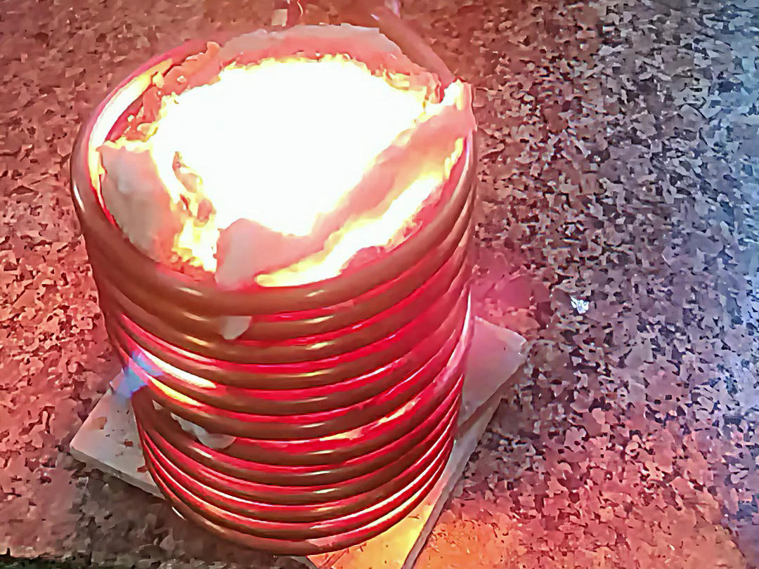 5公斤小型中頻熔煉爐，可以熔煉金銀銅鐵鋁的各類常見金屬材料