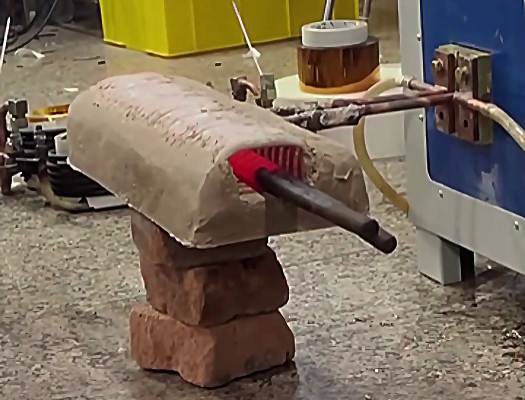 為什么選擇高頻感應(yīng)加熱機(jī)加熱鐵鉗？