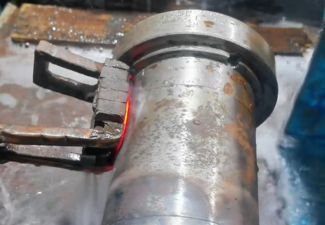 金屬在高溫下瞬間冷卻會發(fā)生什么？電機軸工業(yè)高頻淬火實拍