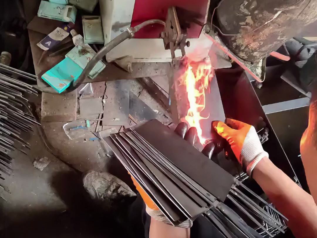 哪怕是廉價的菜刀，它也會經(jīng)過淬火熱處理工藝