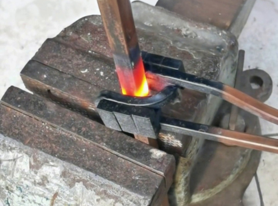手持式高頻加熱機(jī)操作全解析！加熱、退火、折彎一鍵搞定！